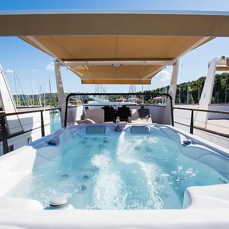 Nyaraló Floating Sea Marina Lux Portorož