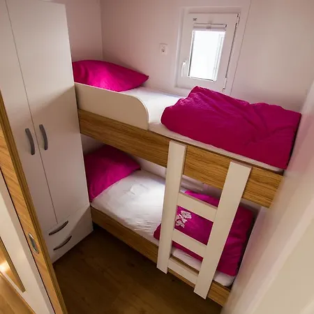 Hébergement de vacances Floating Sea Marina Lux *