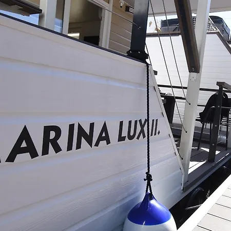 Floating Sea Marina Lux Nyaraló *