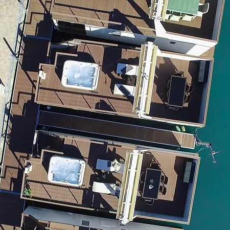Floating Sea Marina Lux Nyaraló *