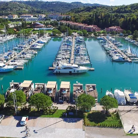 Floating Sea Marina Lux