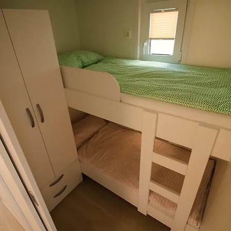 Vikendica Floating Sea Marina Lux *