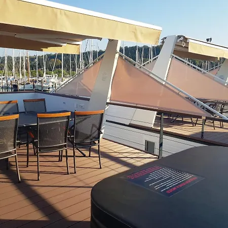 Floating Sea Marina Lux Tatil Evi Portorož