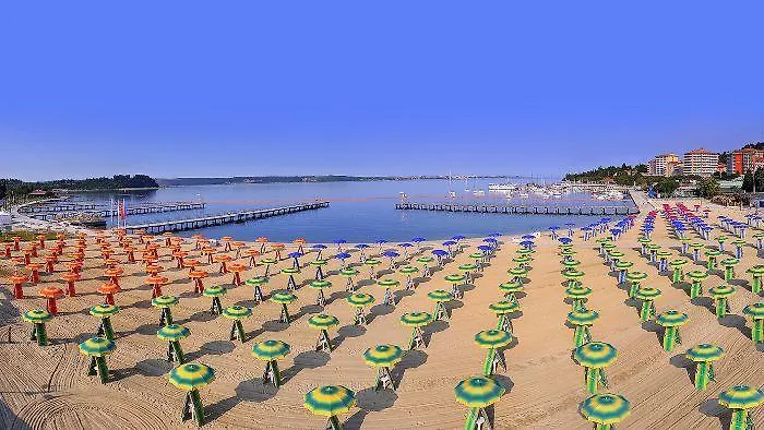 Ferienhaus Floating Sea Marina Lux