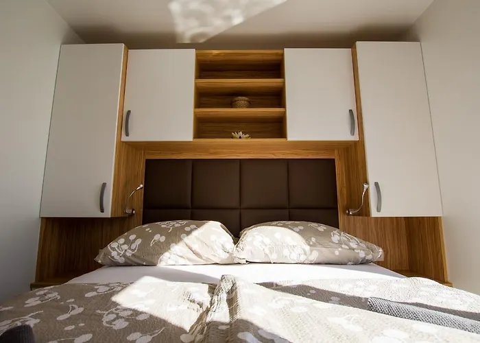 Floating Sea Marina Lux Ferienhaus