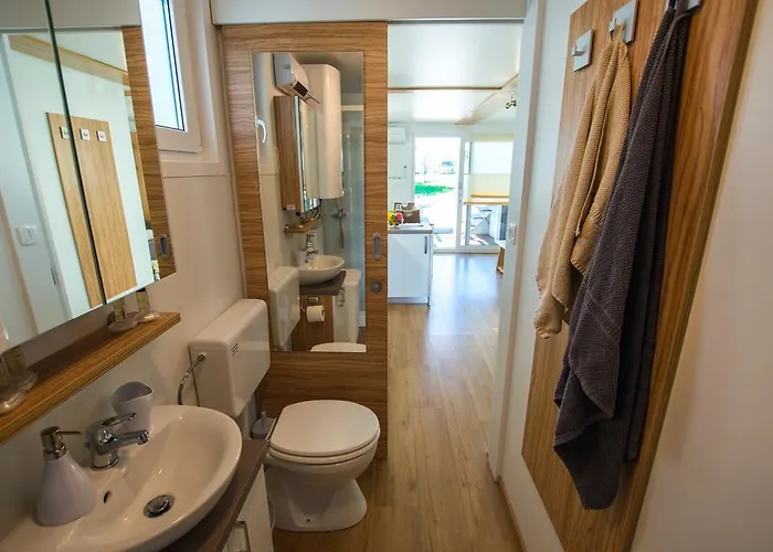 Ferienhaus Floating Sea Marina Lux *